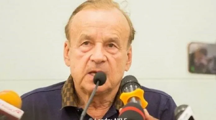 Le sÃ©lectionneur national du BÃ©nin, Gernot Rohr, en confÃ©rence de presse Ã  Cotonou ce mardi 6 juin 2023